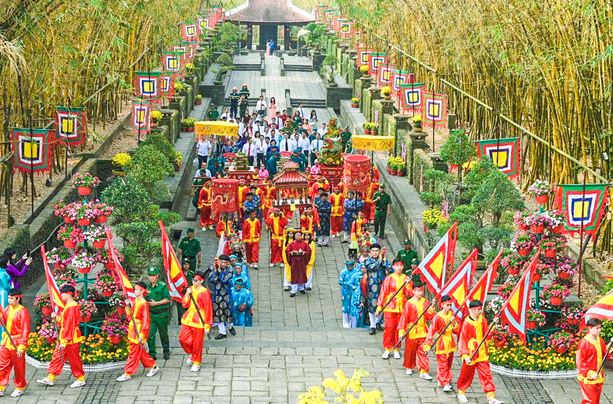 Hành trình về nguồn cội: Dâng bánh tét tri ân Quốc Tổ, tưởng nhớ bậc tiền hiền mở cõi phương Nam - 1