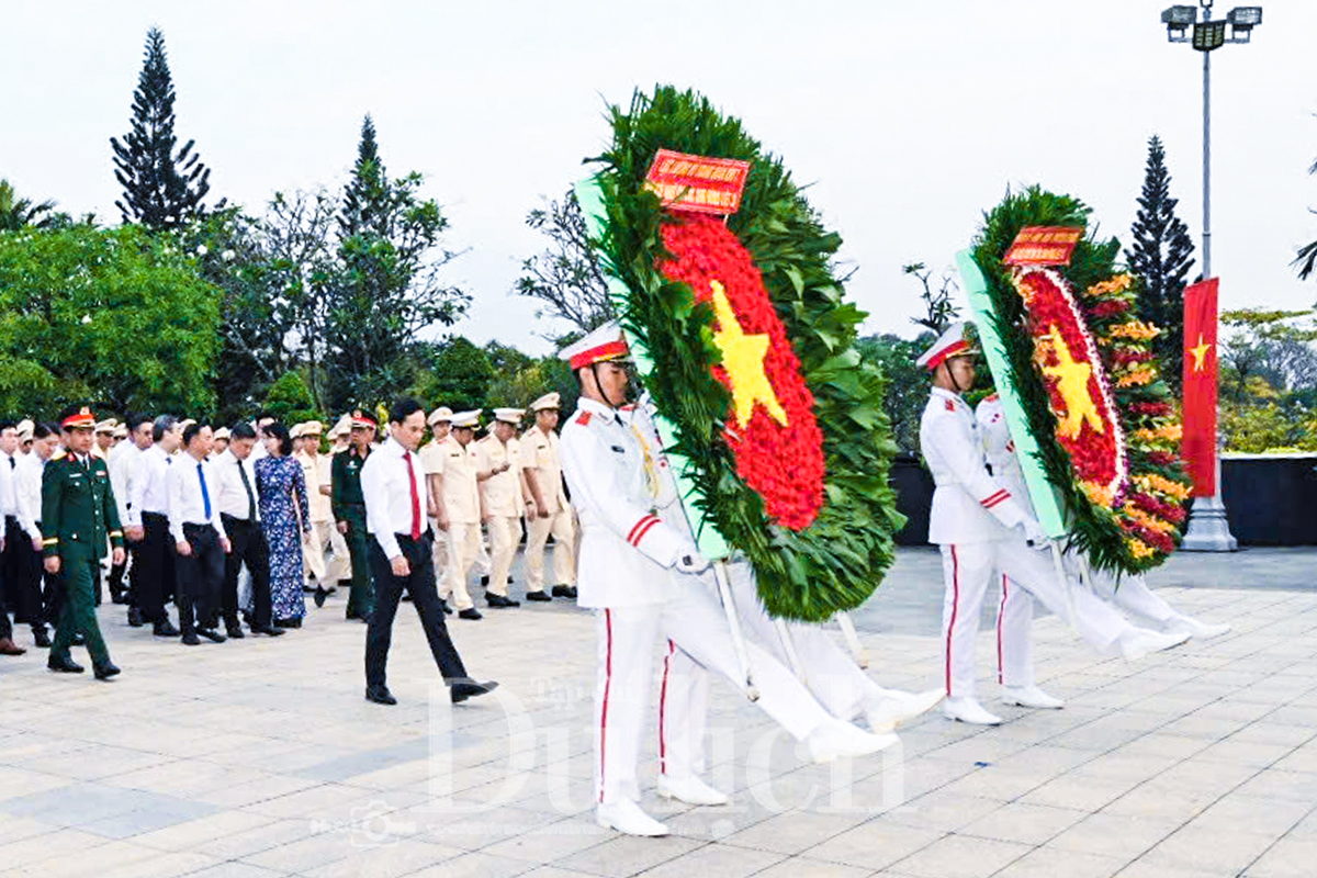 Xuân Bính Ngọ - Thành kính tri ân những tượng đài bất tử cho Tổ quốc nở hoa - 1