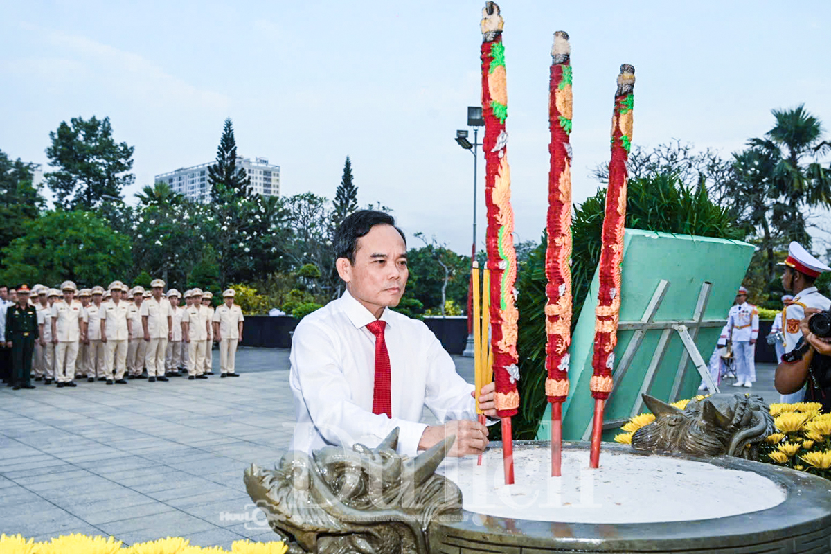 Xuân Bính Ngọ - Thành kính tri ân những tượng đài bất tử cho Tổ quốc nở hoa - 2