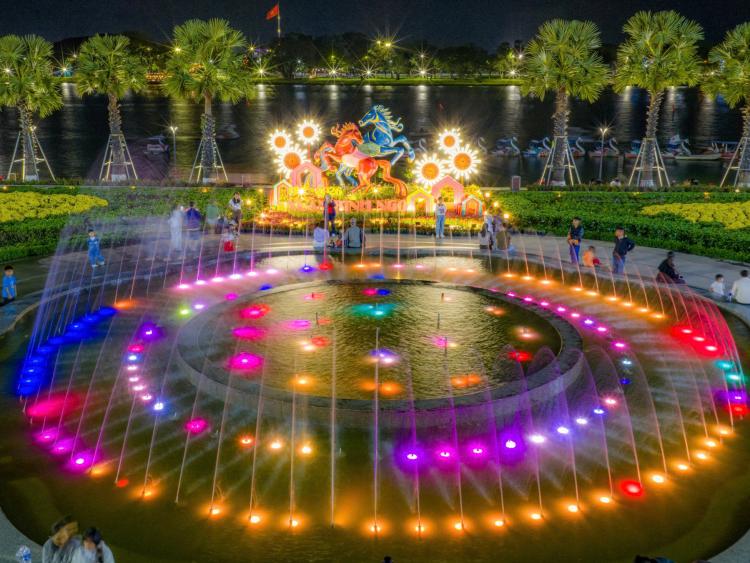 Linh vật Ngựa bên dòng sông Hương có gì lạ?