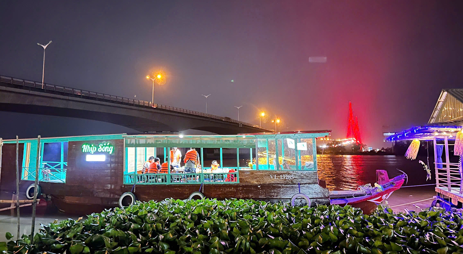 Khách du lịch đến Cần Thơ tăng gần 40% - 2