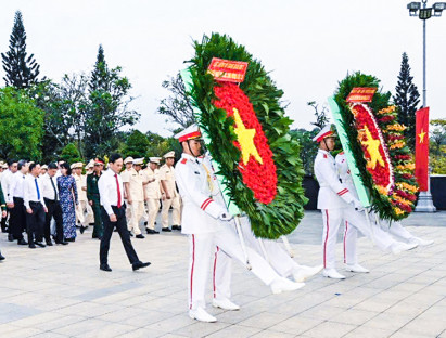 Xuân Bính Ngọ - Thành kính tri ân những tượng đài bất tử cho Tổ quốc nở hoa
