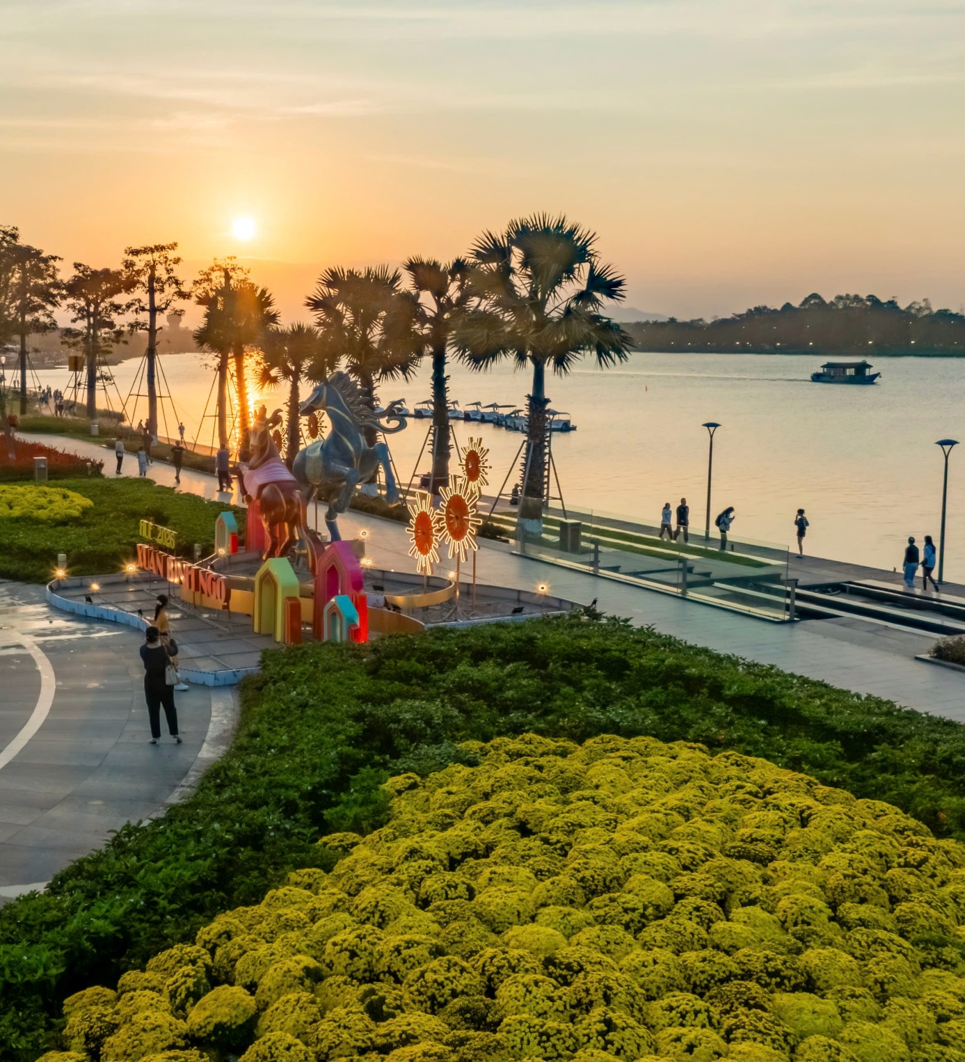 Linh vật Ngựa bên dòng sông Hương có gì lạ? - 17