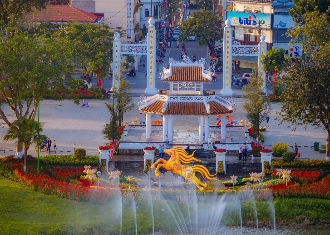 Linh vật Ngựa bên dòng sông Hương có gì lạ? - 4