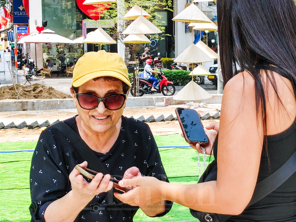 Vườn hoa 'đất vàng' Tứ giác Lê Lợi có lỡ hẹn ngày xuân, du khách ngỡ ngàng vì cỏ nhựa - 5