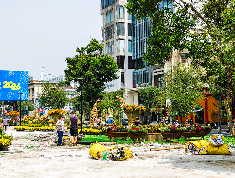 Vườn hoa 'đất vàng' tứ giác Lê Lợi tăng tốc đón Xuân