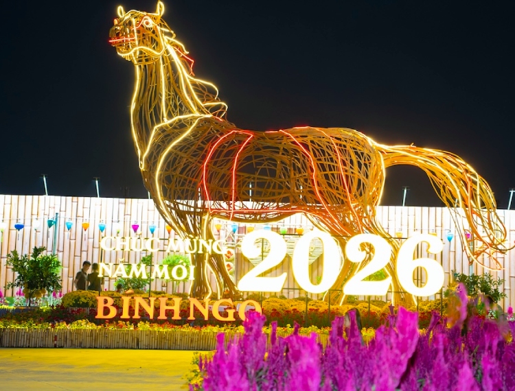 Thêm một khu đất 'vàng' thành công viên lung linh về đêm, thu hút người dân chơi Tết