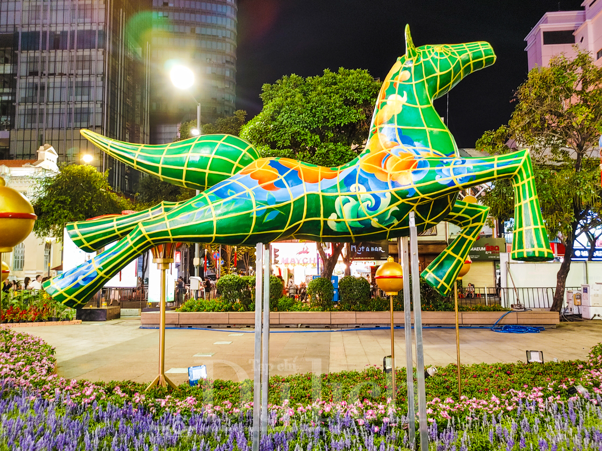 Đêm huyền ảo cùng những chú ngựa lung linh rực sáng trước ngày khai mạc - 8