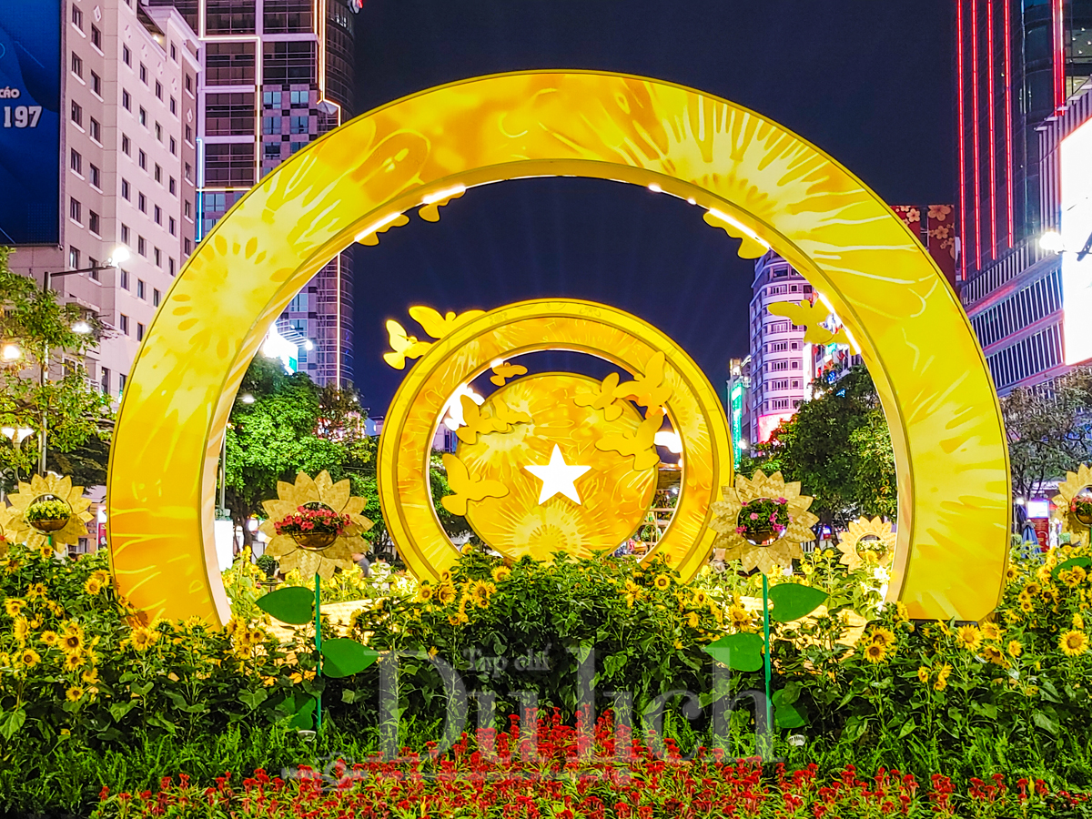 Đêm huyền ảo cùng những chú ngựa lung linh rực sáng trước ngày khai mạc - 10