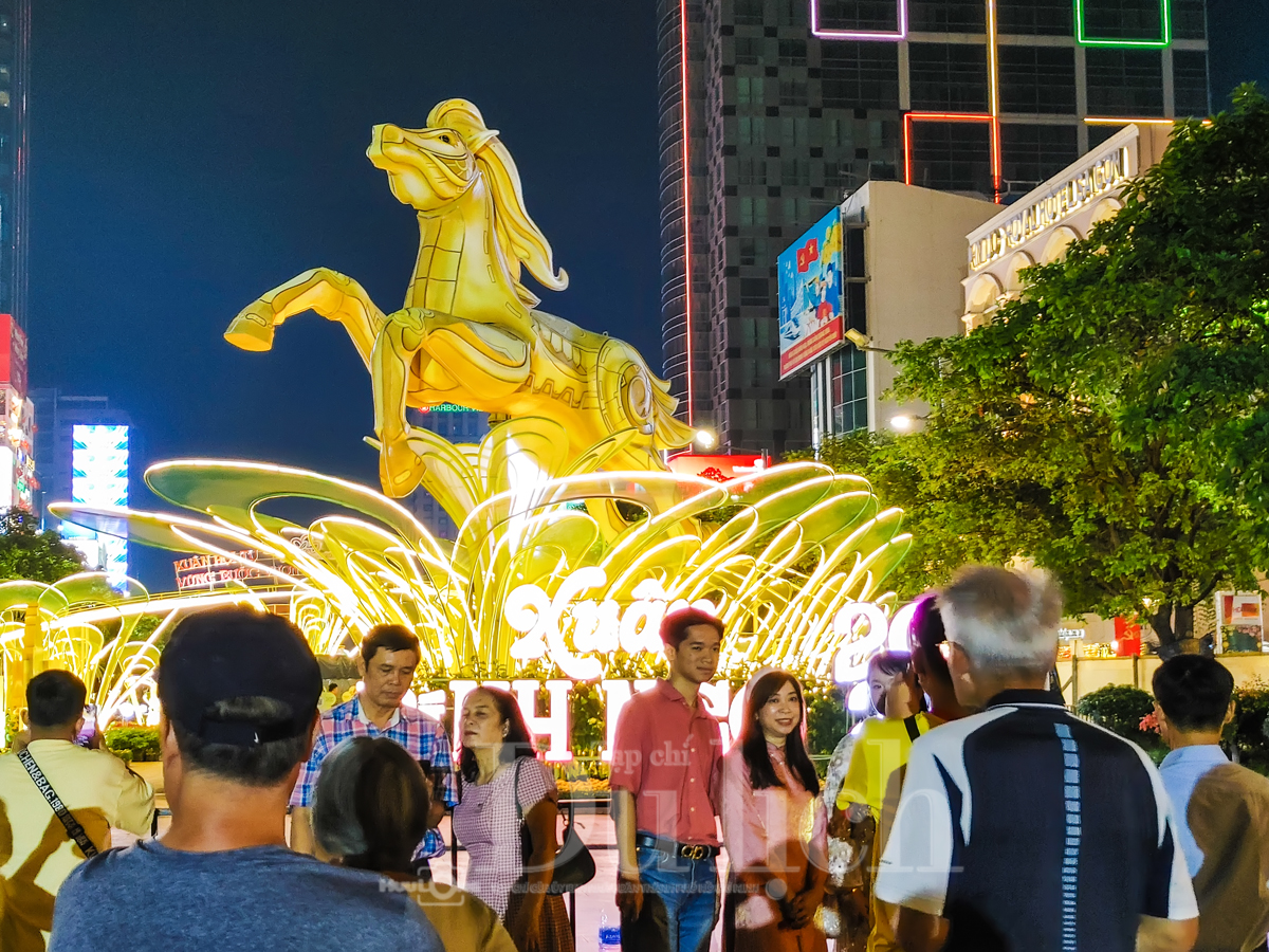 Đêm huyền ảo cùng những chú ngựa lung linh rực sáng trước ngày khai mạc - 2