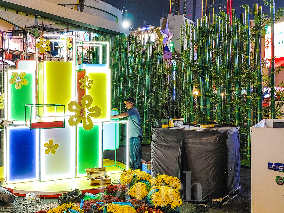 Trắng đêm trên công trường thi công Đường sách Xuân Bính Ngọ - 9