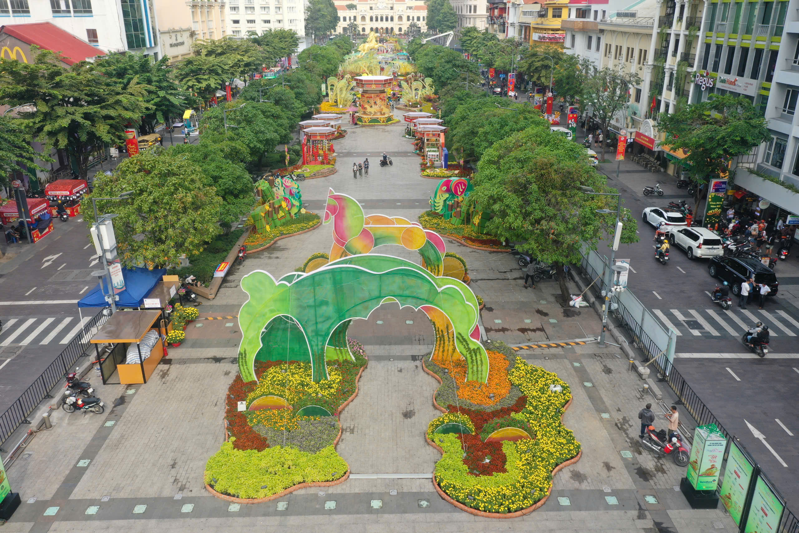 Thả bước du xuân ngắm Đường hoa xuân Tết Bính Ngọ trước giờ G - 6