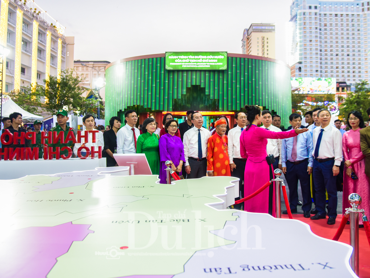 Khai mạc Đường sách Tết, ‘đánh thức’ không gian di sản giữa lòng thành phố - 8