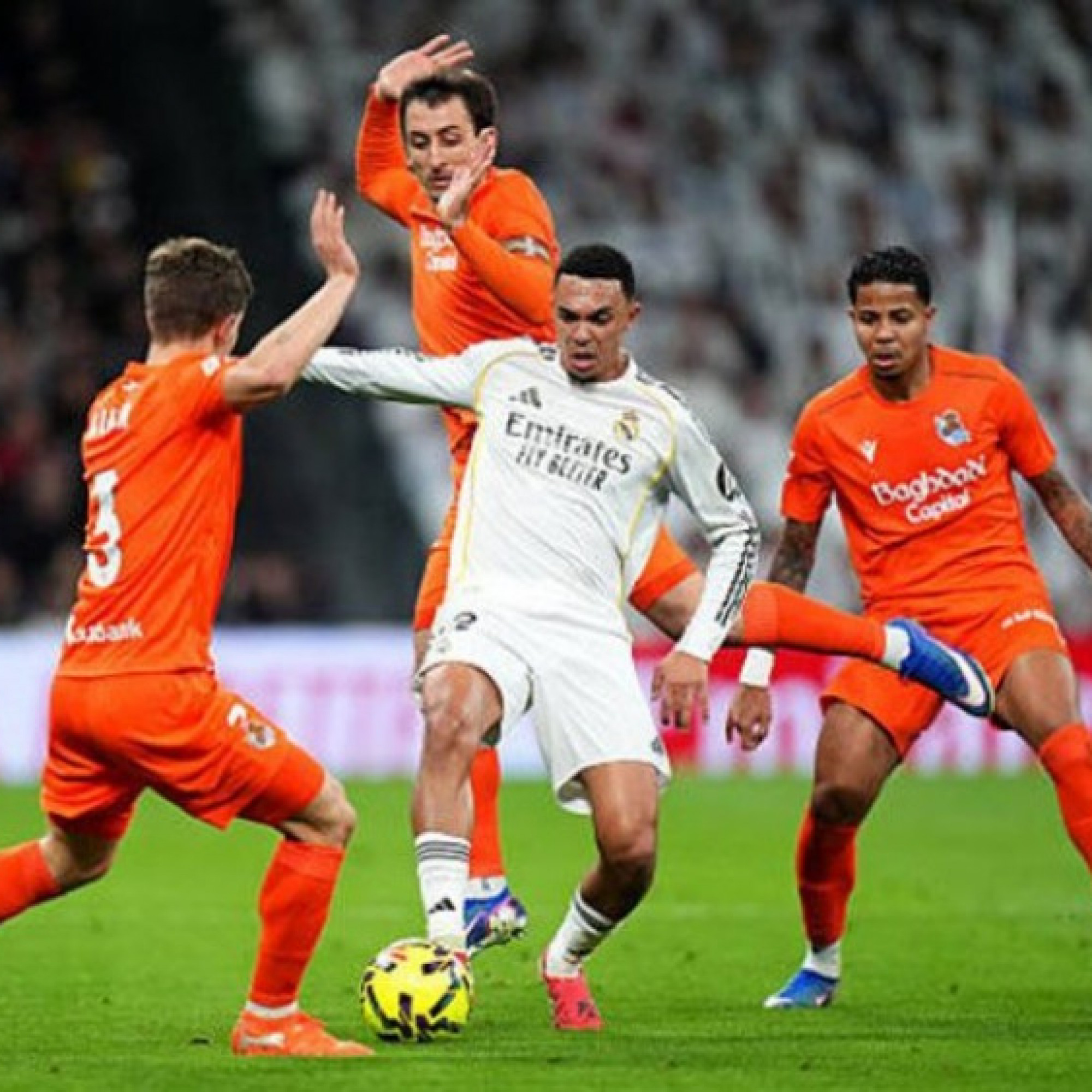  - Real Madrid "nổ" tưng bừng nhờ Alexander-Arnold