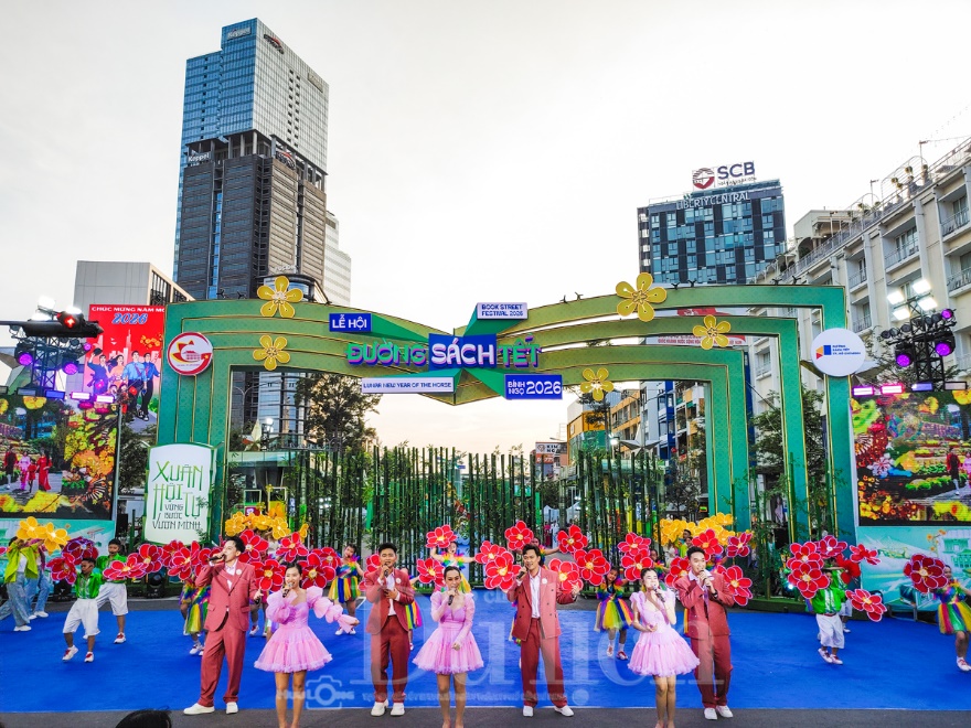 Khai mạc Đường sách Tết, ‘đánh thức’ không gian di sản giữa lòng thành phố - 2