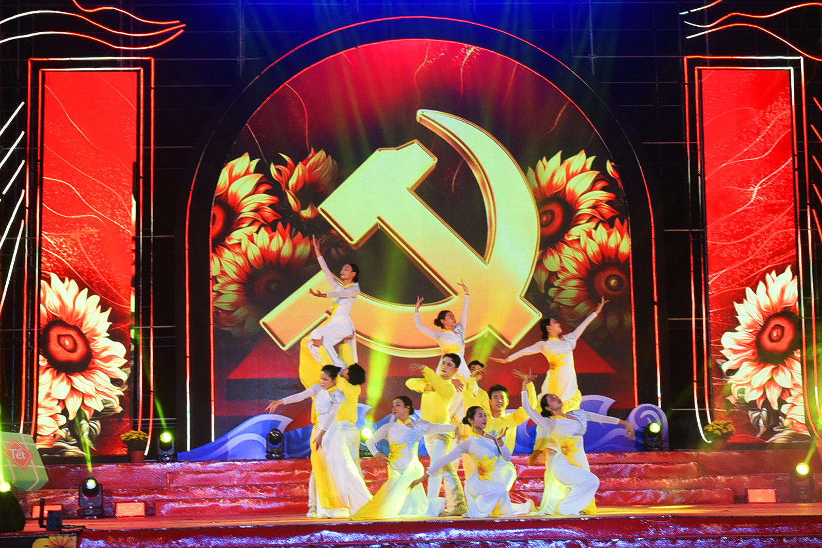 tet doan vien, xuan khat vong quy tu nhieu nghe si, ca si ve quang ngai - 9