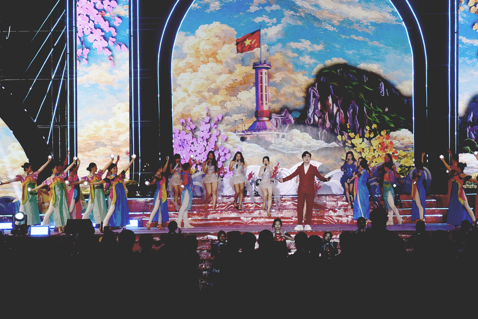 tet doan vien, xuan khat vong quy tu nhieu nghe si, ca si ve quang ngai - 18