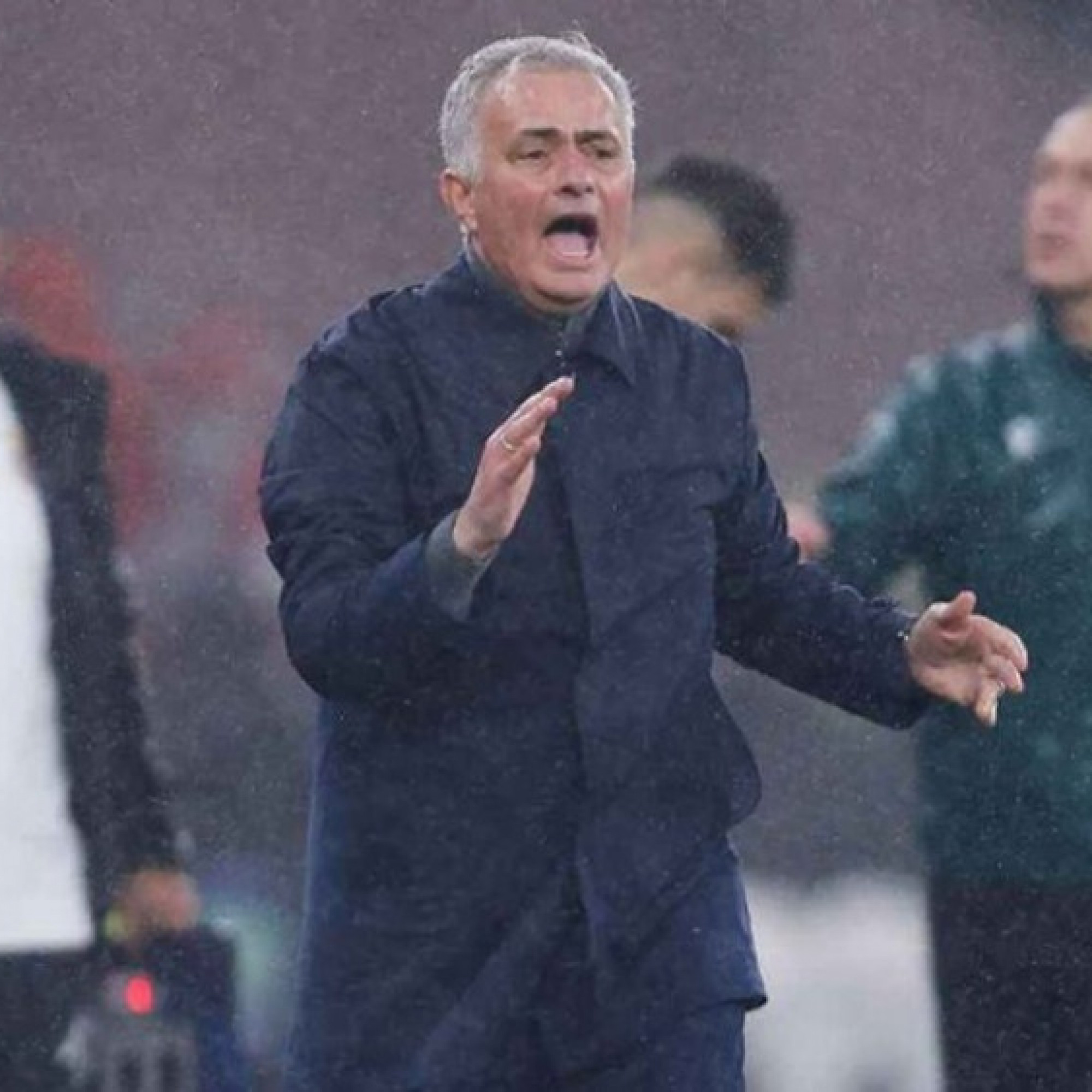  - Tin mới nhất bóng đá sáng 17/2: Mourinho bác bỏ tin đồn trở lại Real Madrid