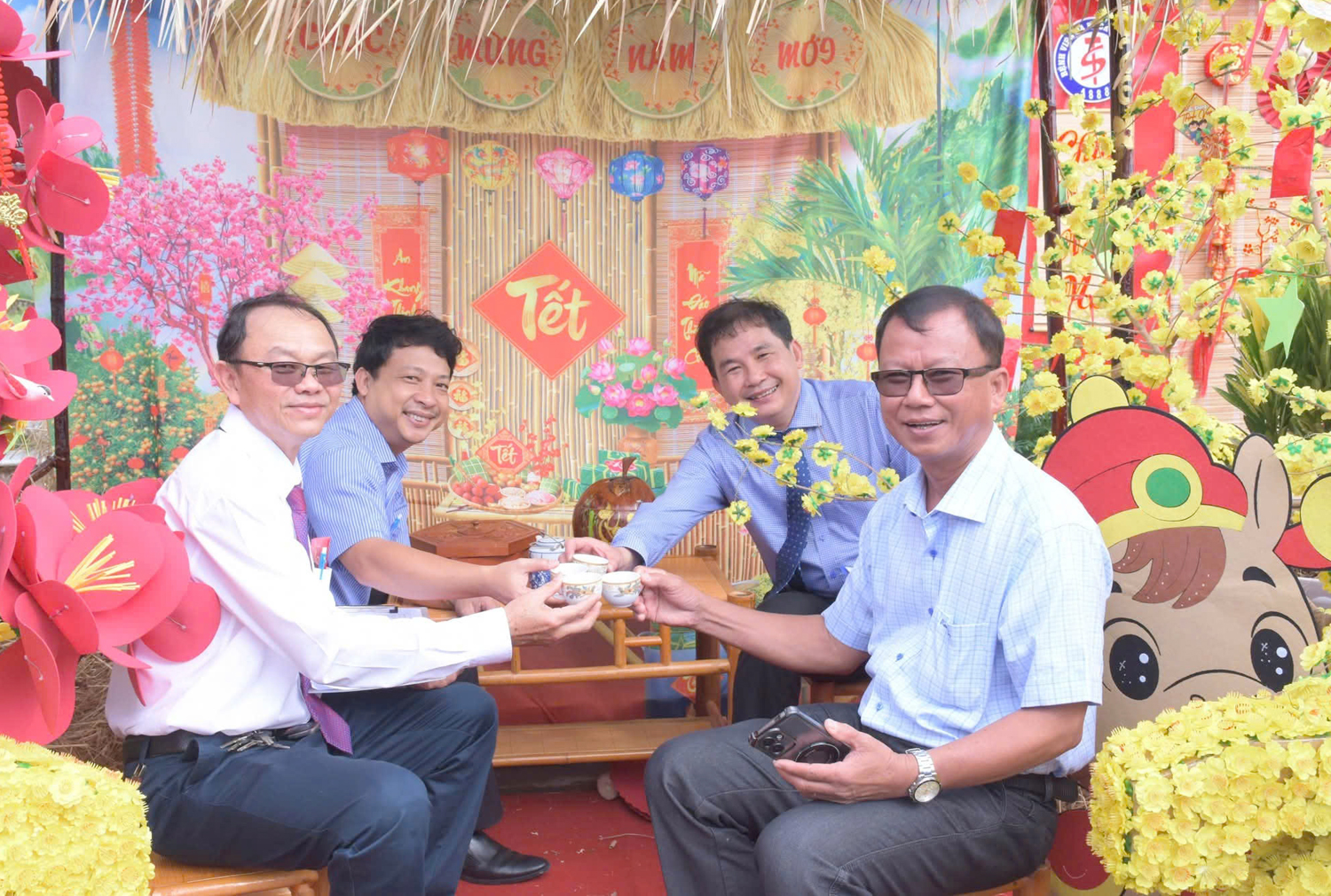 Bệnh viện Đa khoa Sóc Trăng rộn ràng mừng Xuân, chào mừng Ngày Thầy thuốc Việt Nam - 2
