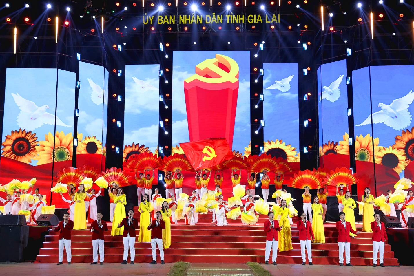 gia lai ruc ro dem hoi giao thua, bung sang khat vong xuan binh ngo 2026 - 2