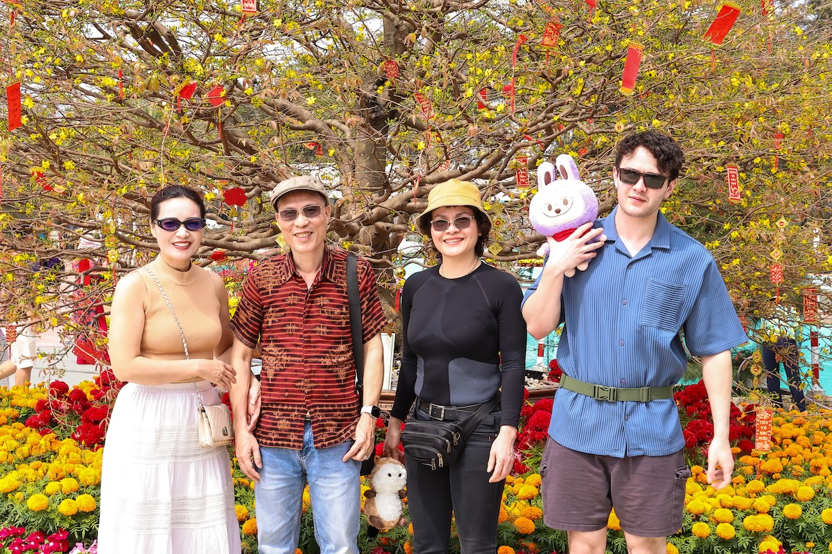 300 goc mai no vang ruc, tp.hcm them diem du xuan hoan toan mien phi - 12