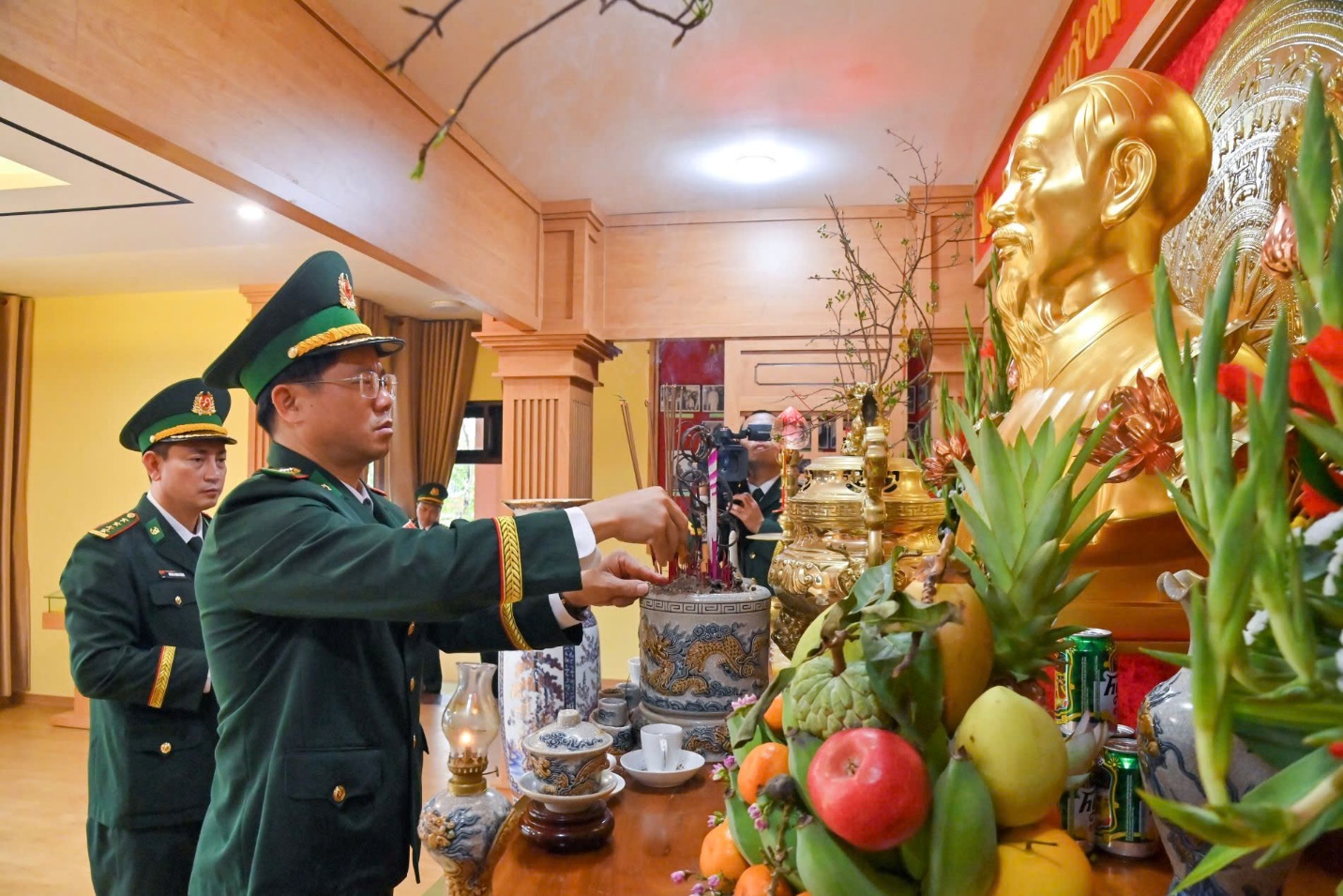 Bộ đội Biên phòng TP Huế dâng hương tưởng niệm Chủ tịch Hồ Chí Minh - 2