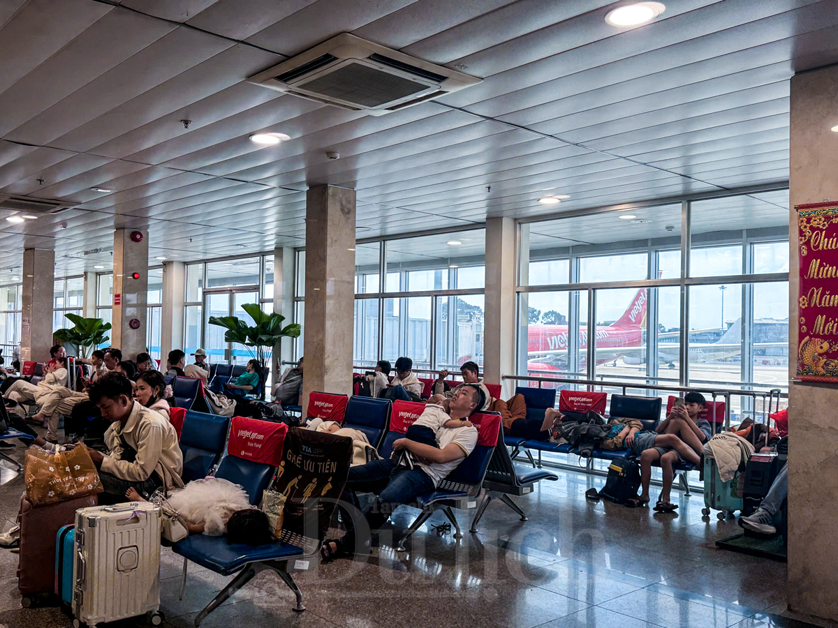 Lỡ nhịp đoàn viên vì ‘điệp khúc’ dời chuyến - 3