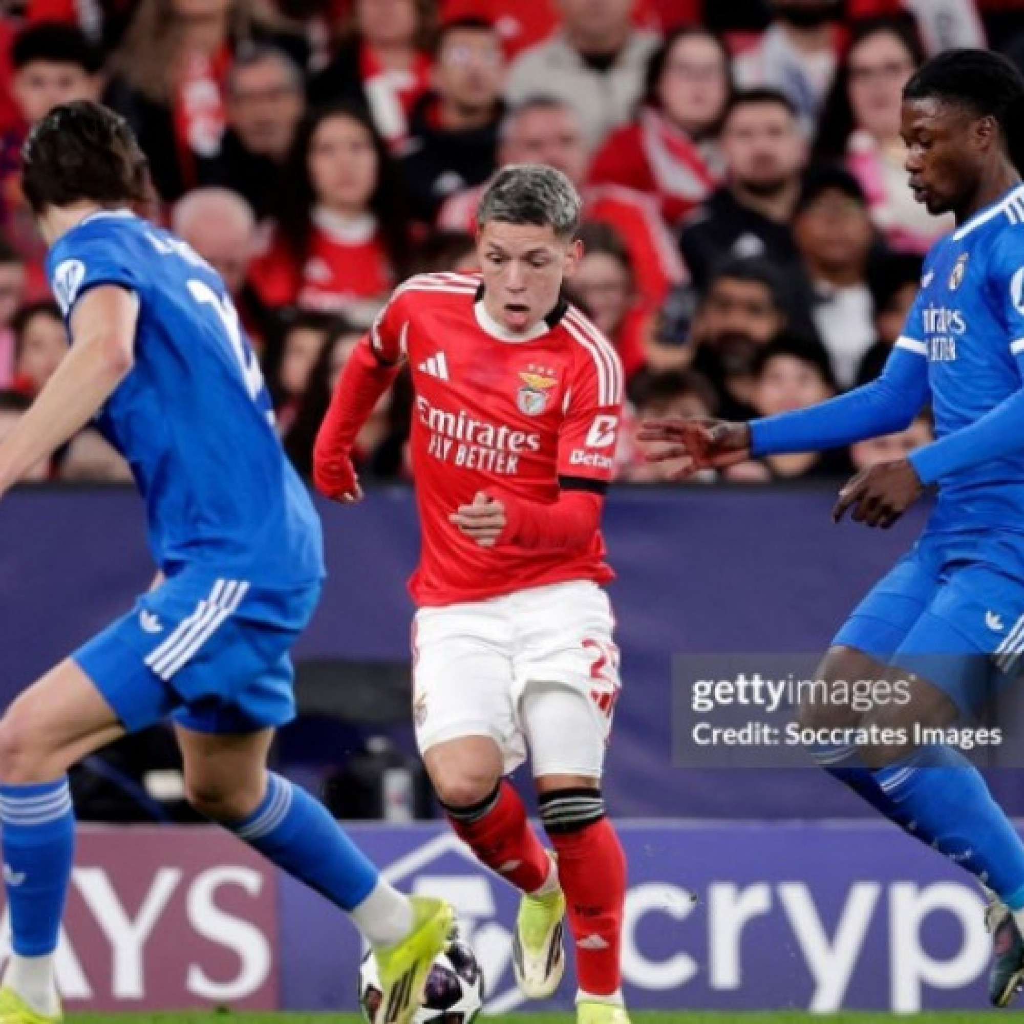  - Trực tiếp bóng đá Benfica - Real Madrid: Tấn công liên hồi (Cúp C1)