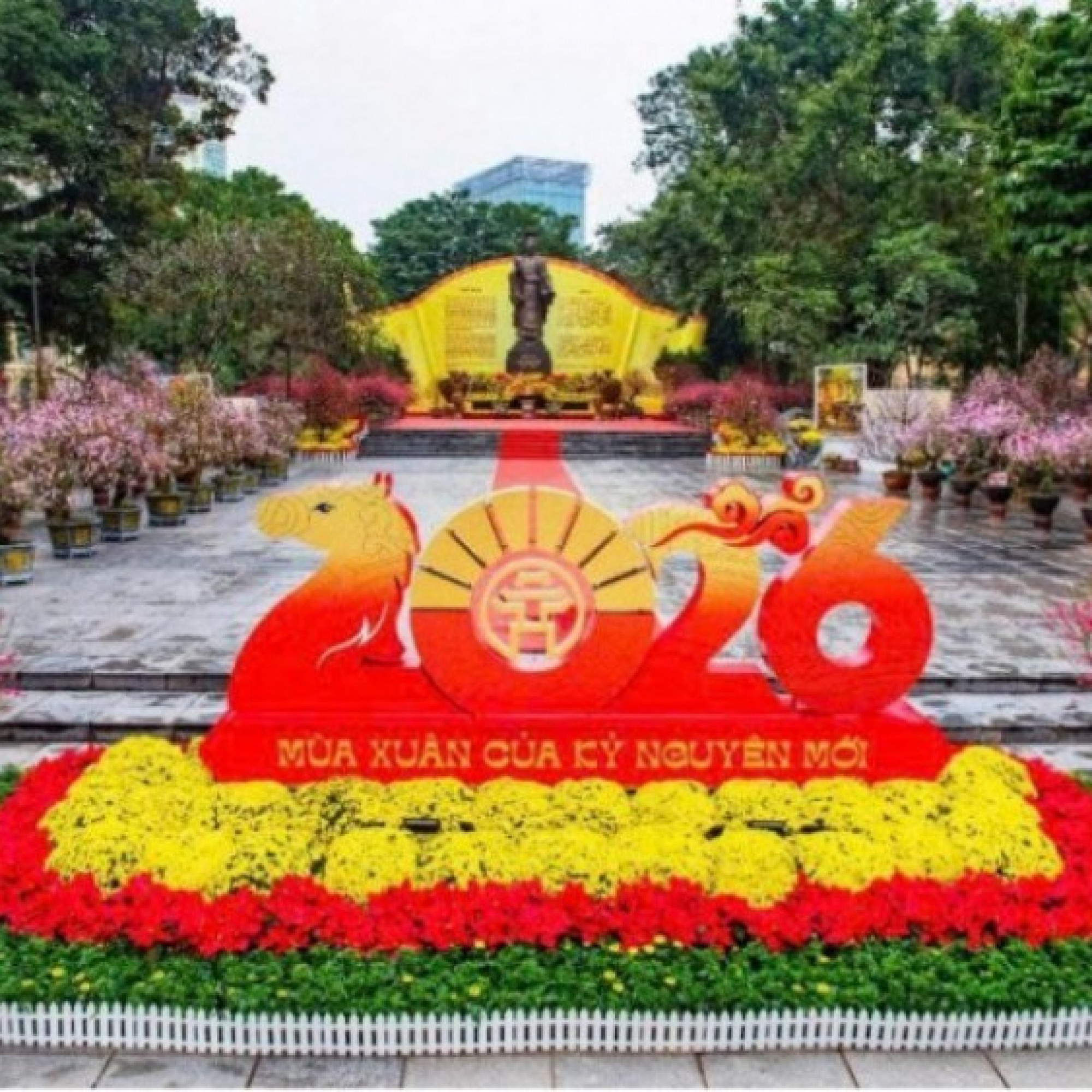  - Nhiều điểm đến miền Bắc tấp nập đón khách du xuân