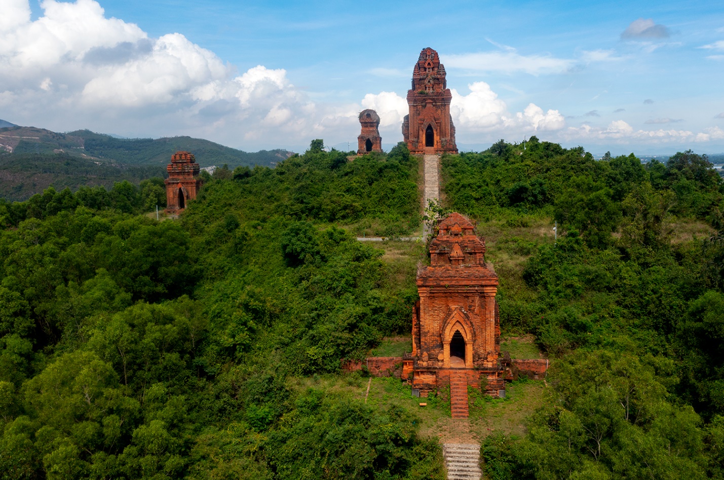 xuan ve tren thap co nghin nam tuoi o gia lai - 1