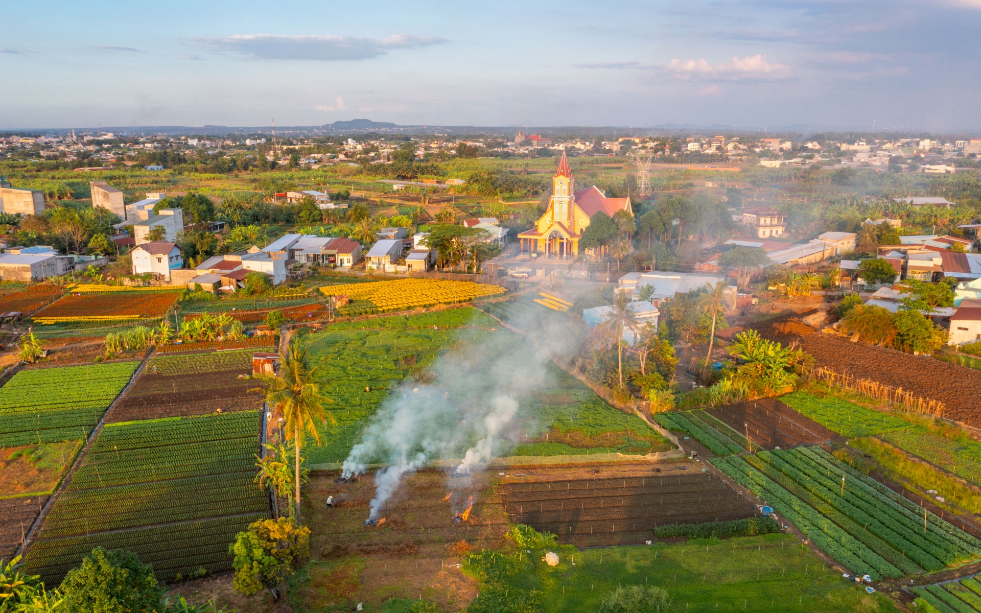 ve lang hoa gia kiem, gap nhung nguoi nong dan can man 'lam ra tet' - 14