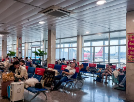  - Lỡ nhịp đoàn viên vì ‘điệp khúc’ dời chuyến