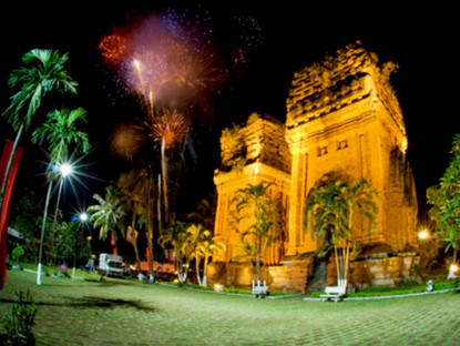  - Xuân về trên Tháp cổ nghìn năm tuổi ở Gia Lai