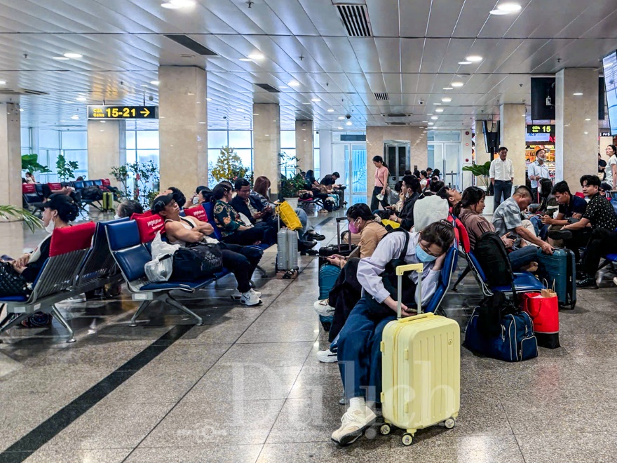 Lỡ nhịp đoàn viên vì ‘điệp khúc’ dời chuyến - 5