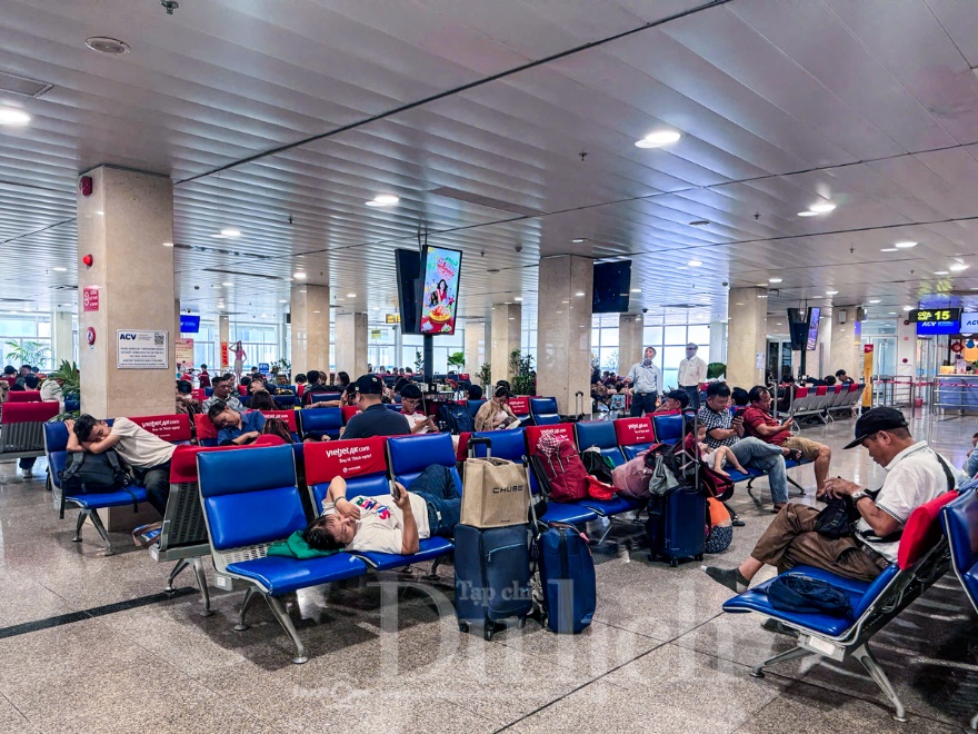 Lỡ nhịp đoàn viên vì ‘điệp khúc’ dời chuyến - 4