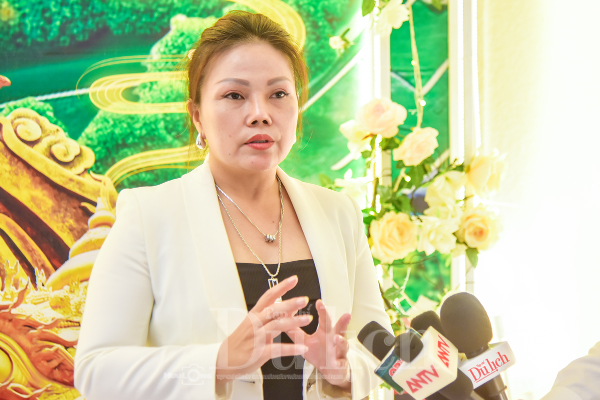 Nườm nượp khách du xuân chen chân lễ hội ‘Tết Người Việt - Ký Ức Trăm Năm’ - 14