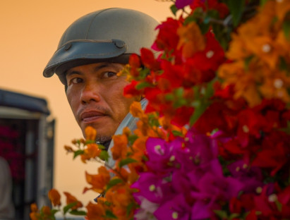  - Tìm về vương quốc hoa giấy hai thập kỷ cần mẫn 'dệt' sắc xuân