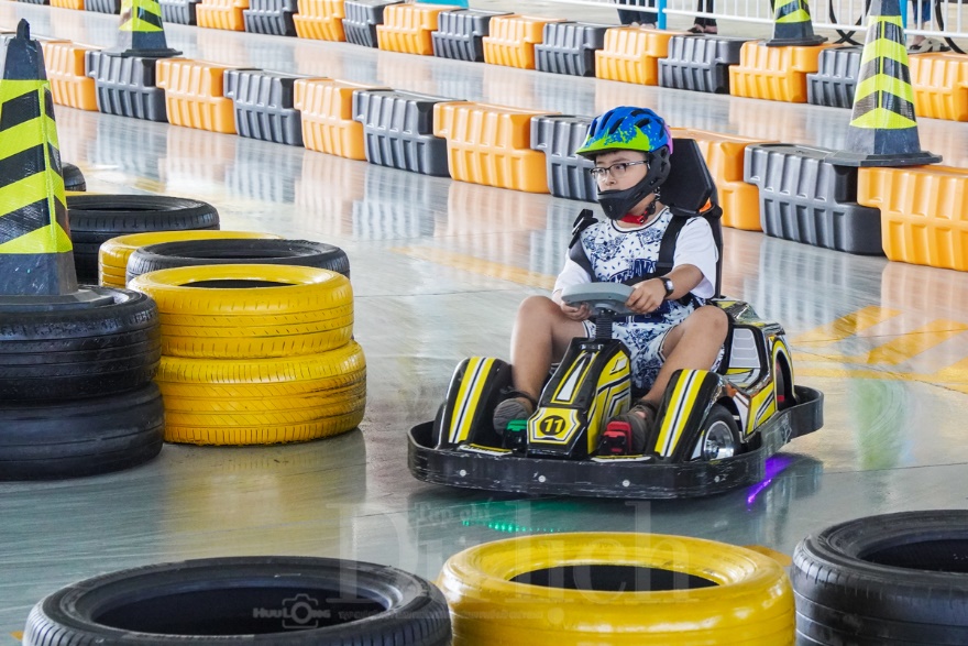 Nườm nượp khách du xuân chen chân lễ hội ‘Tết Người Việt - Ký Ức Trăm Năm’ - 4