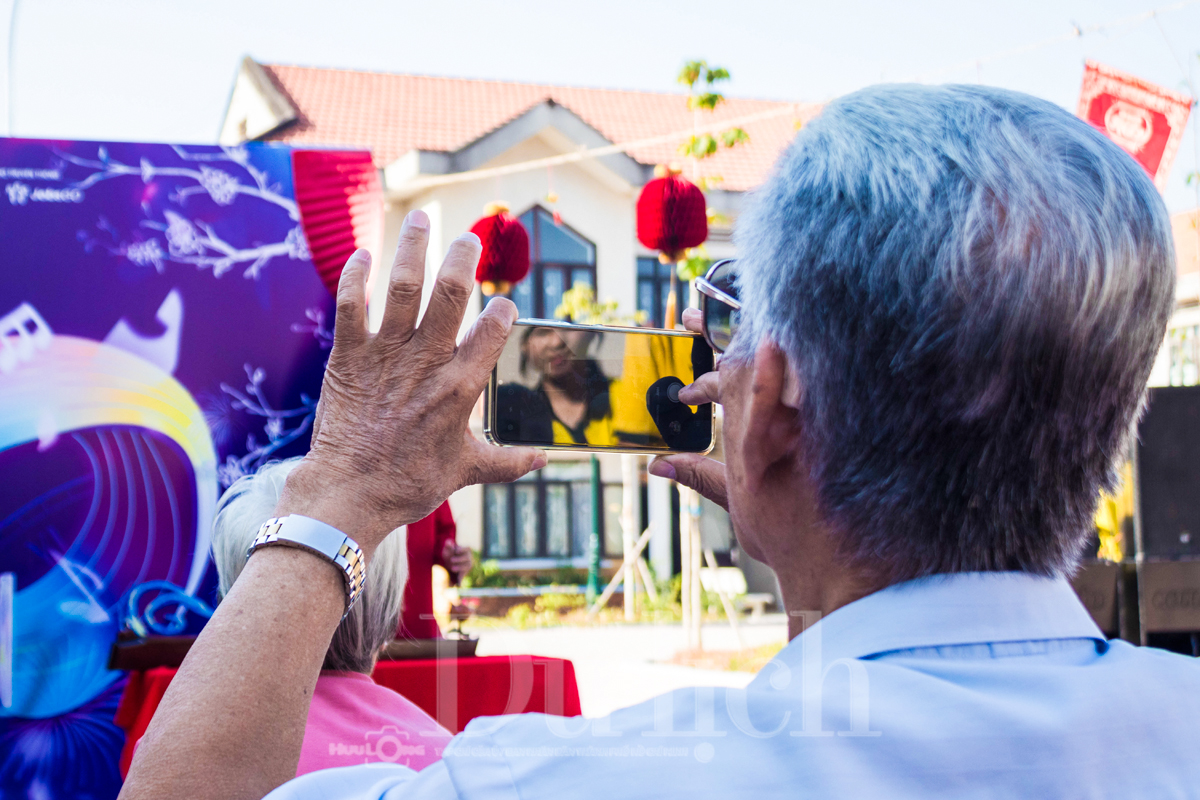 Hành trình ‘Giai điệu đơm xuân’ – Trạm dừng âm nhạc sưởi ấm trái tim người cao tuổi - 6