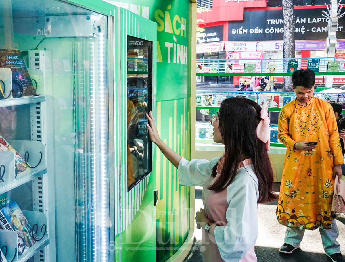 Du xuân giữa miền tri thức, Đường sách tết Bính Ngọ gom ‘quả ngọt’ đầu năm - 8