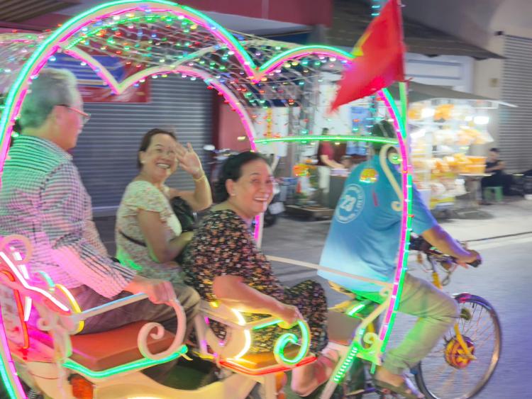 Tết về Hà Tiên trải nghiệm mưu sinh đường phố