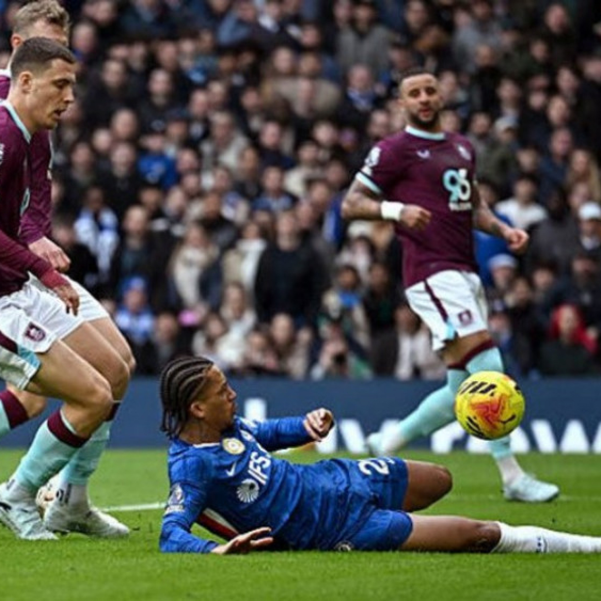  - Trực tiếp bóng đá Chelsea - Burnley: Palmer bỏ lỡ đối mặt (Ngoại hạng Anh)