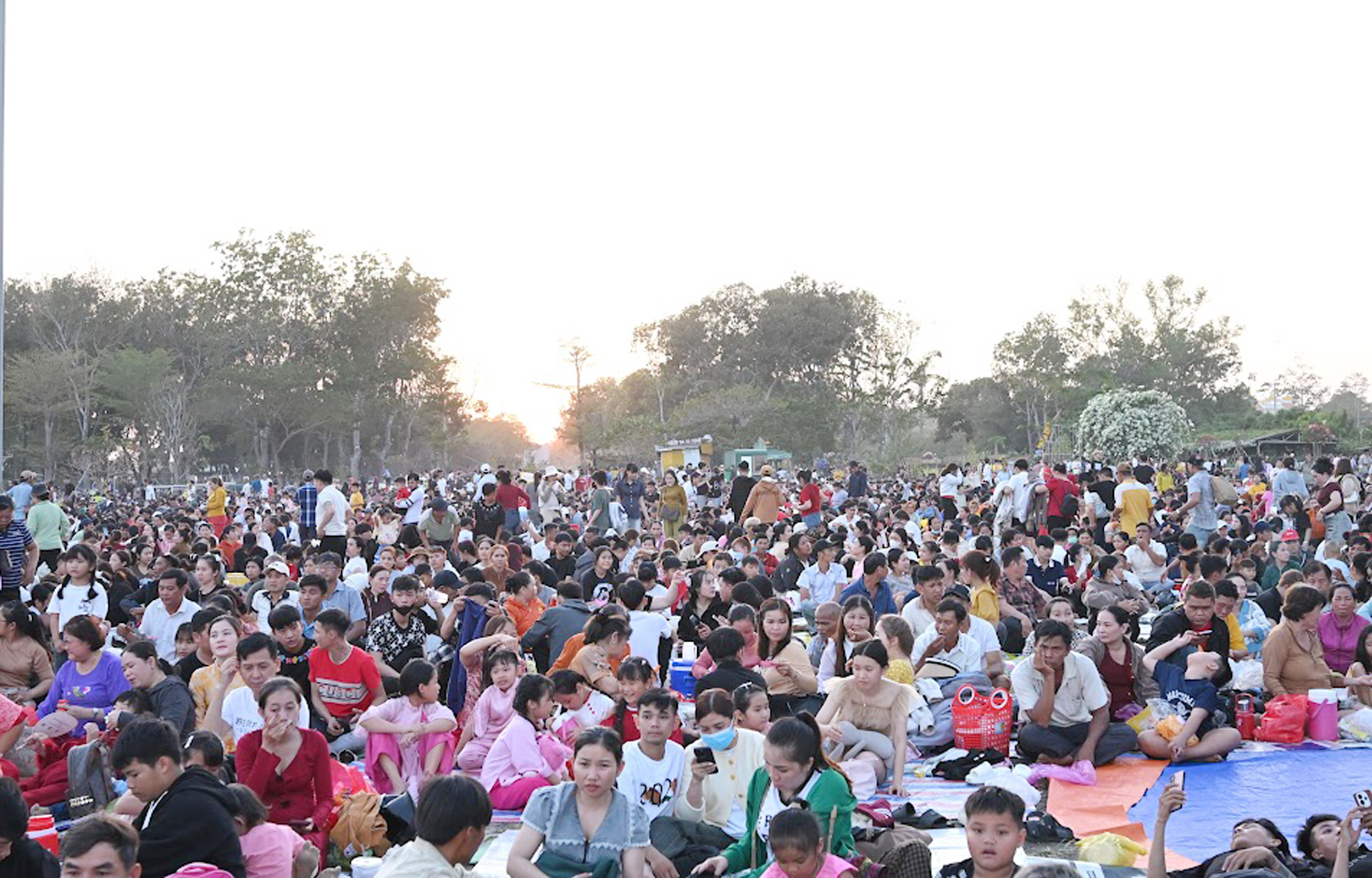 Biển người tại Hội xuân núi Bà Đen - 4