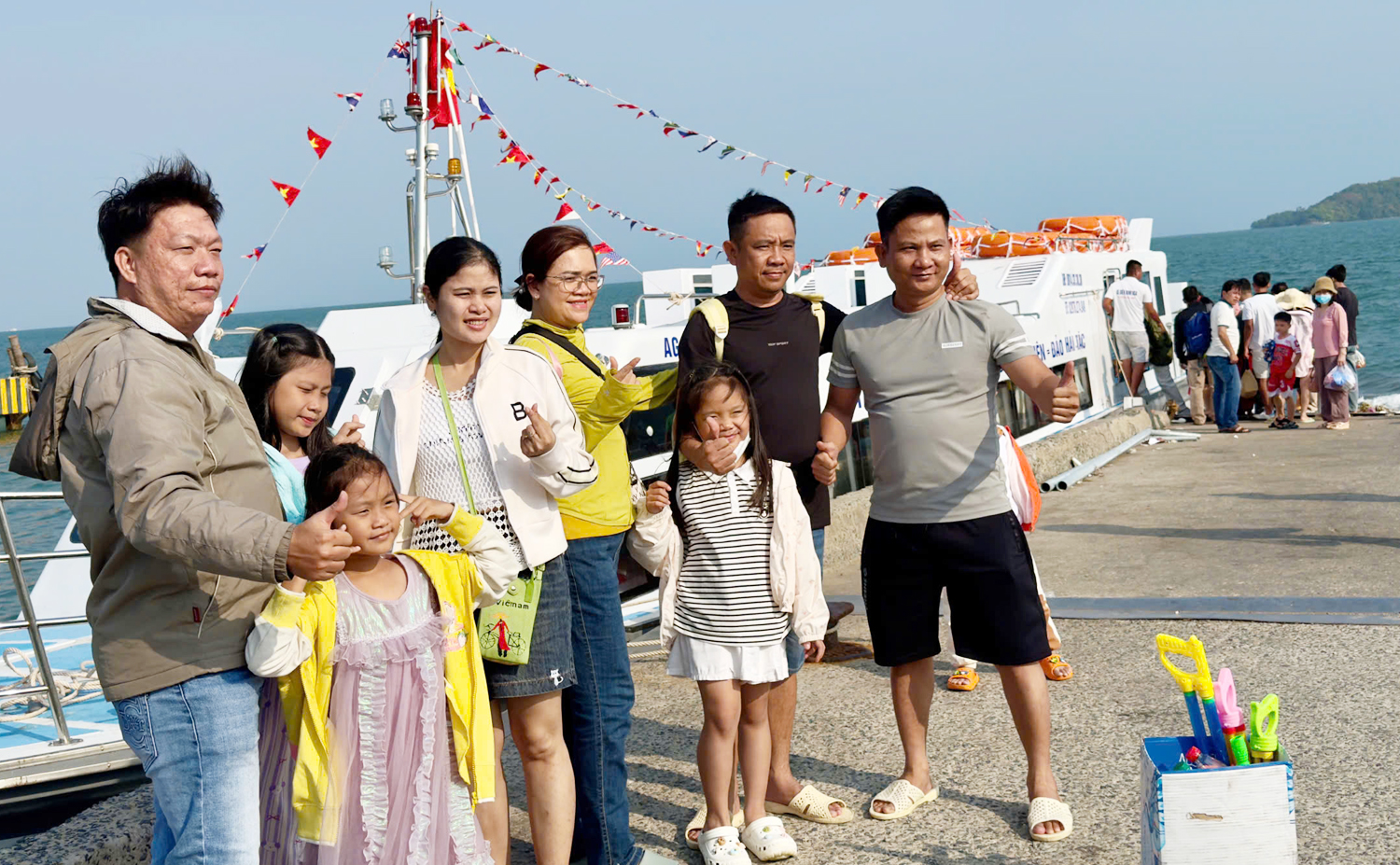 Thong thả du xuân ở đảo Hải Tặc - 1