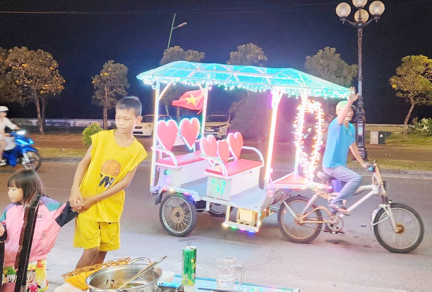 Tết về Hà Tiên trải nghiệm mưu sinh đường phố - 12