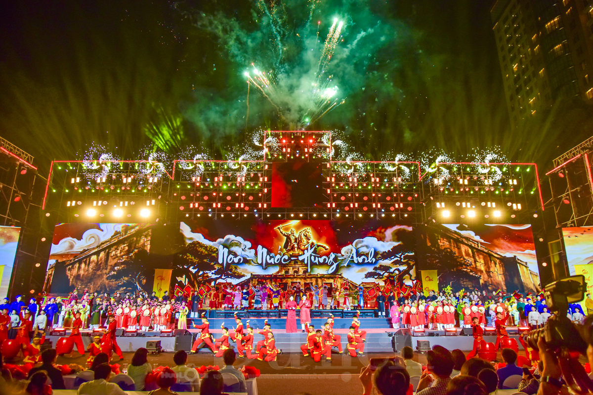 Nghe tiếng trống trận xuất quân hào hùng giữa lòng phố thị - 4