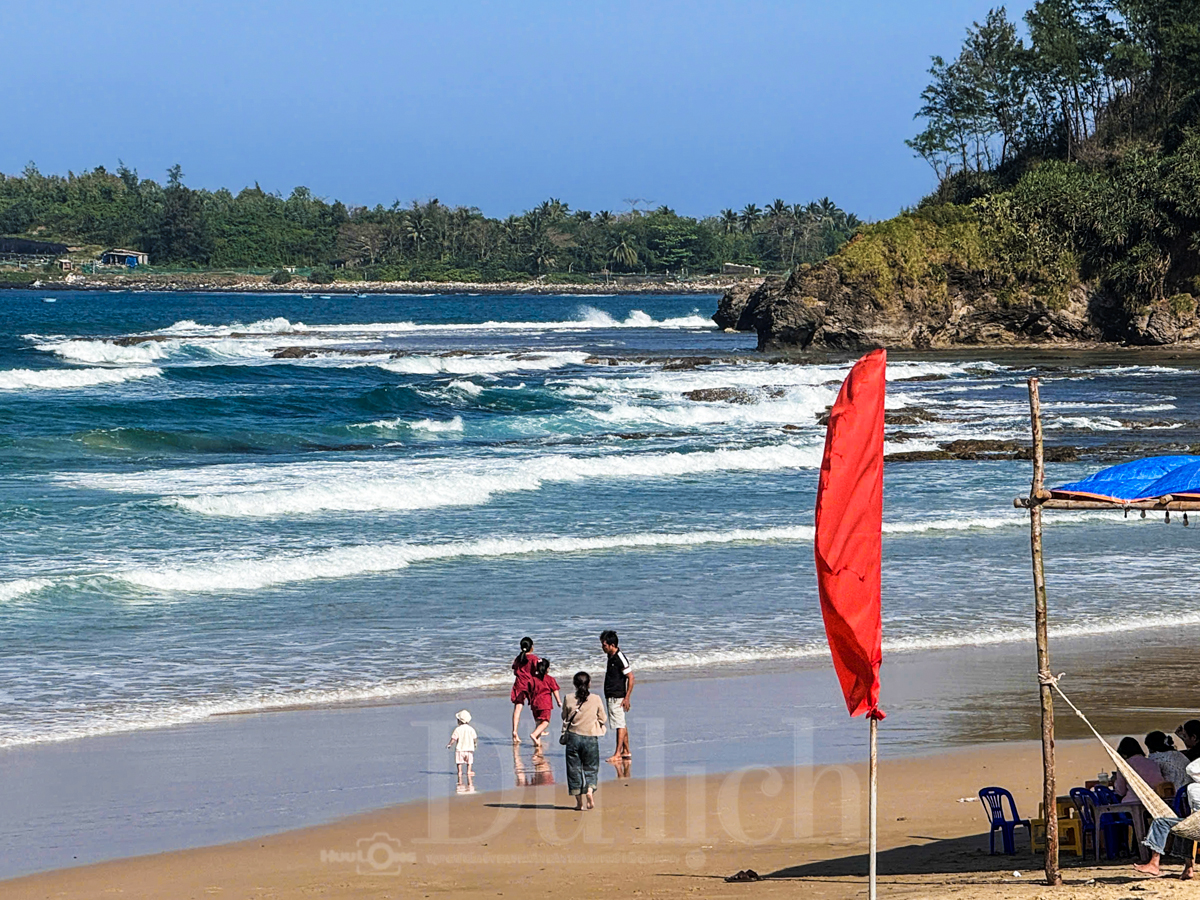 Giong thuyền rước lộc đầu xuân, mẻ ruốc hồng nồng đượm hương quà biển - 12