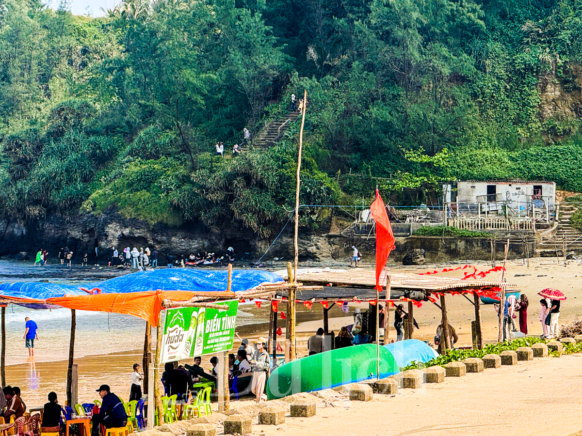 Giong thuyền rước lộc đầu xuân, mẻ ruốc hồng nồng đượm hương quà biển - 7