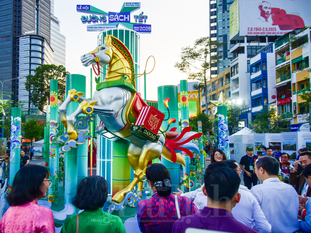 Các điểm du lịch TP.HCM đón 4,32 triệu lượt khách dịp Tết - 1