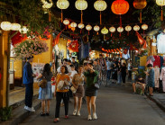 Về Hội An, ngắm đêm phố cổ lung linh trong dịp đầu năm mới